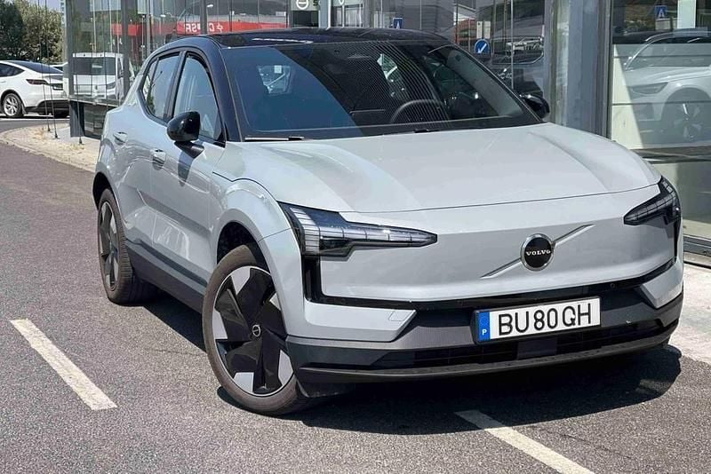 Cinzento Novo 2025 Volvo EX30 Plus SUV | € 41.990 (Bom preço) - Imagem 1/4