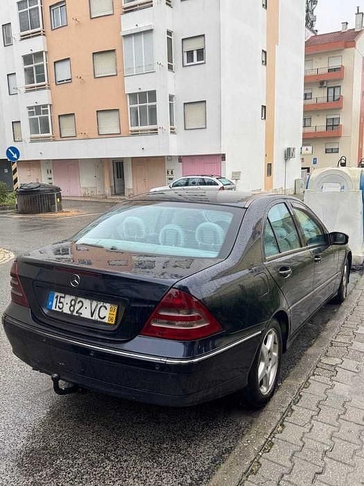 Usado Mercedes C220 140 HP (102 kW) 2003 Sedan