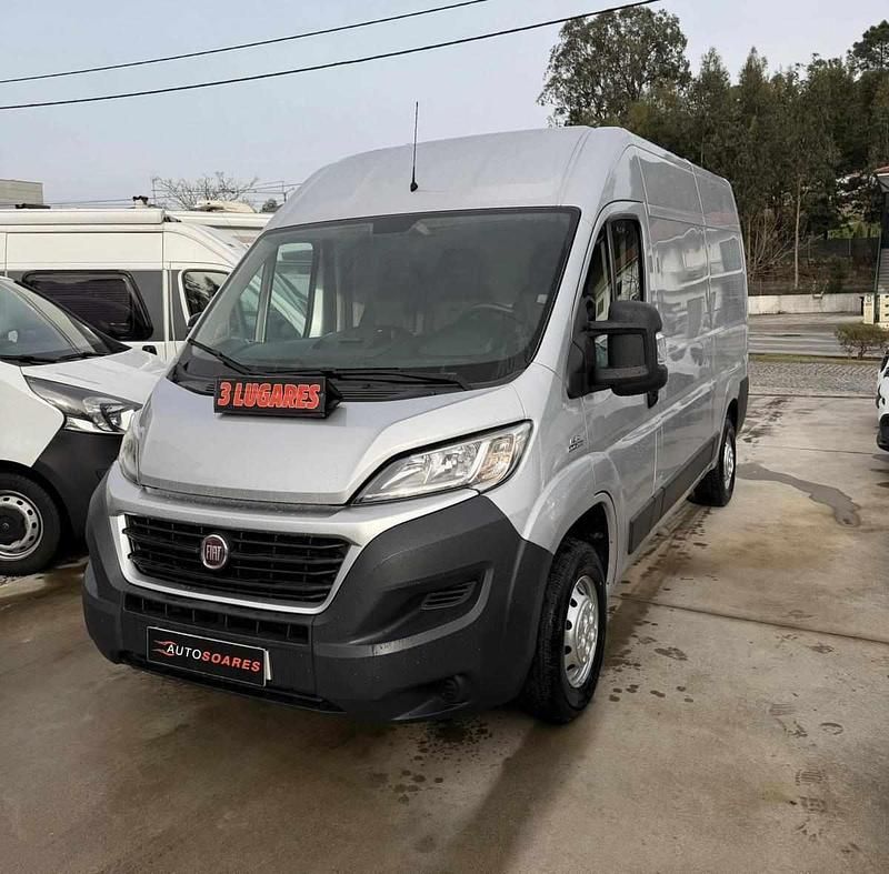Usado Fiat Ducato 130 HP (95 kW) 2015 Cinzento Van