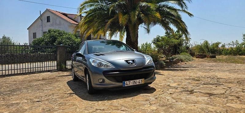 Usado 2009 Peugeot 206+ Citadino | € 4.150 - Imagem 1/4