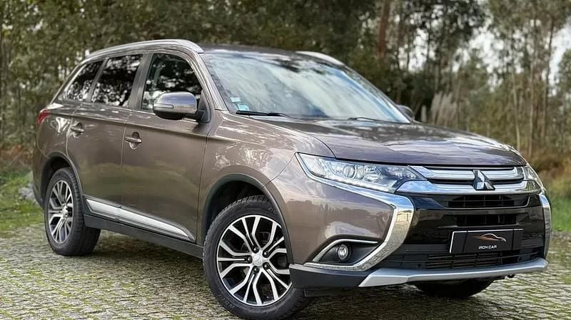 Castanho Usado 2017 Mitsubishi Outlander Intense SUV | € 16.990 (Super Preço) - Imagem 1/4
