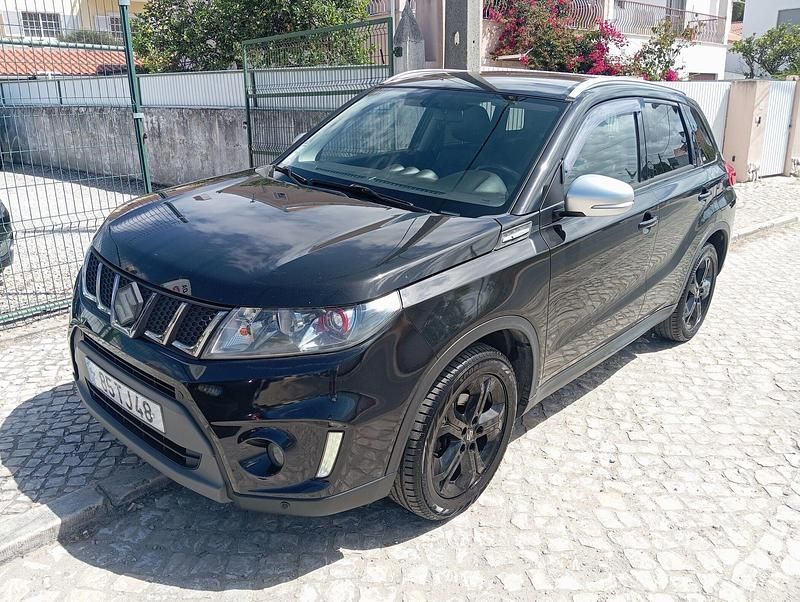 Preto Usado 2017 Suzuki Vitara SUV | € 15.900 - Imagem 1/4