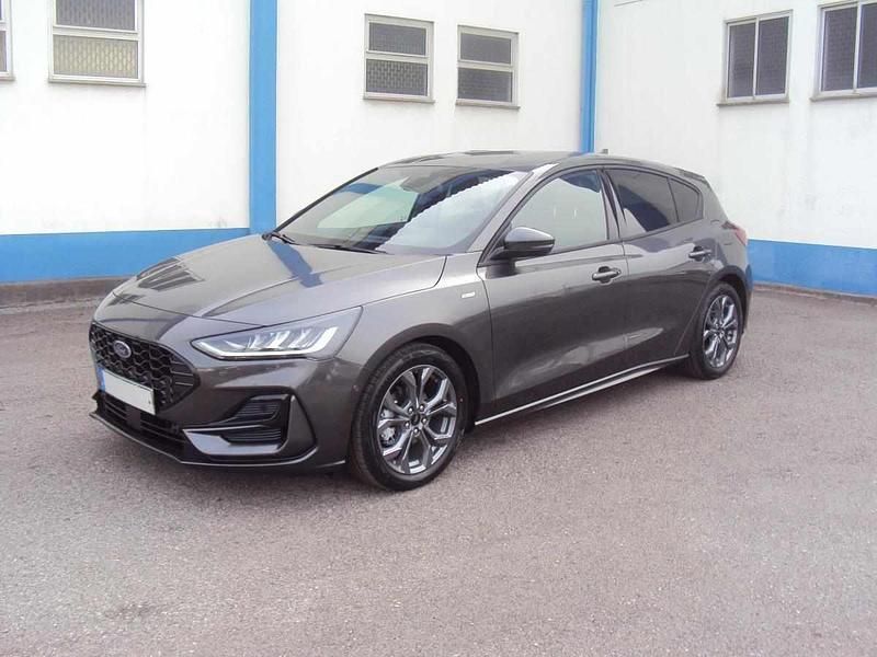 Cinzento Usado 2023 Ford Focus | € 29.950 (Preço elevado) - Imagem 1/4