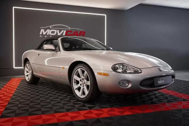 Cinzento Usado 2001 Jaguar XKR Cabrios | € 31.490 - Imagem 1/4