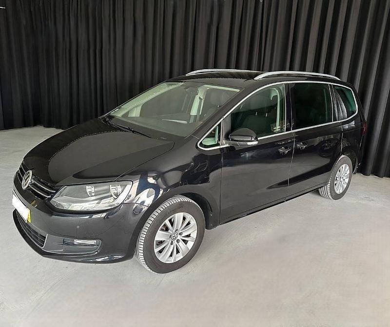 Usado VW Sharan Trendline 150 HP (110 kW) 2017 Preto Monovolume