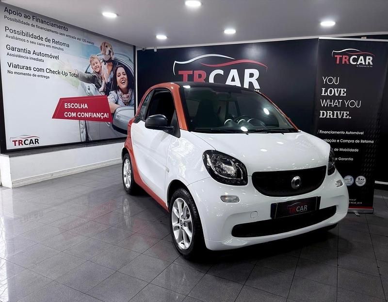 Branco Usado 2018 Smart ForTwo Coupé Passion Coupé | € 10.480 (Preço justo) - Imagem 1/4