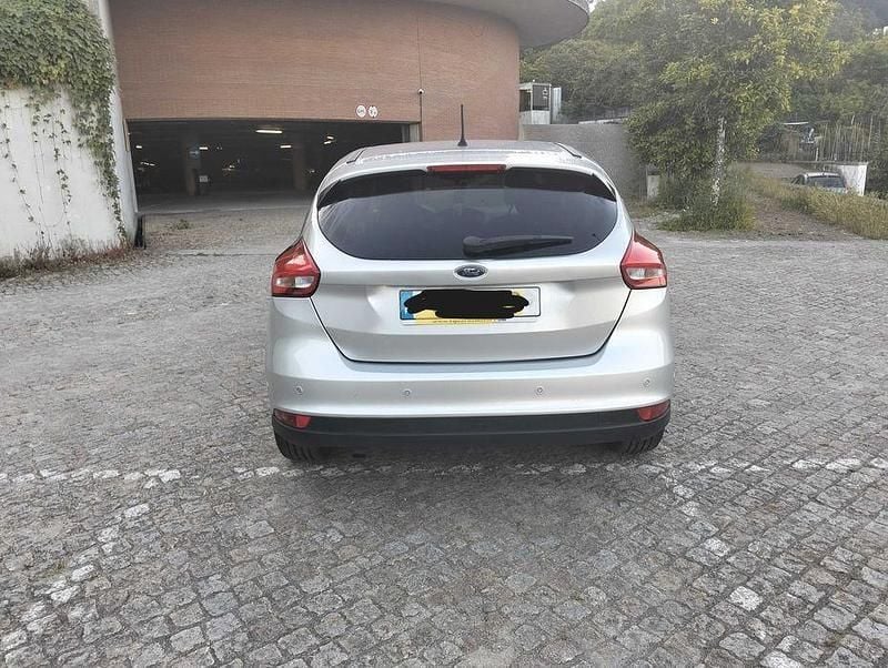 Usado 2016 Ford Focus ST-Line Sedan | € 8.900 (Super Preço) - Imagem 1/4