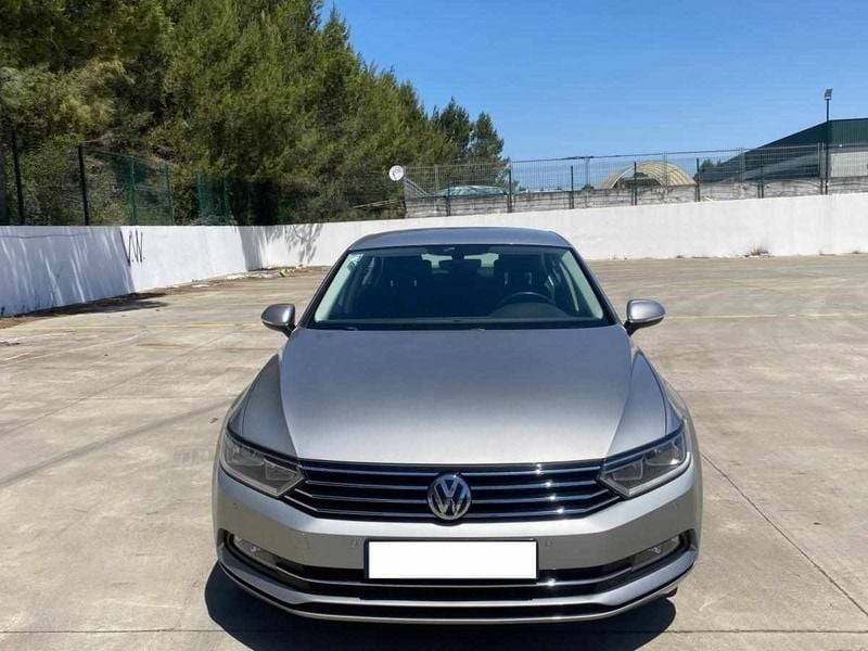 Cinzento Usado 2017 VW Passat | € 15.000 (Super Preço) - Imagem 1/4