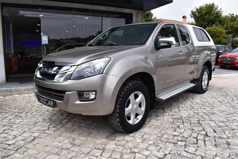 Cinzento Usado 2015 Isuzu D-Max Pickup | € 24.999 - Imagem 1/4