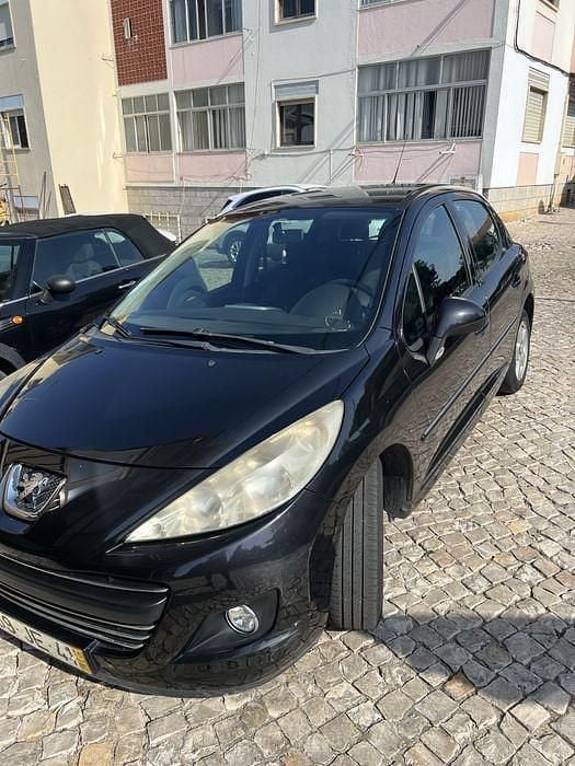 Usado 2010 Peugeot 207 Sedan | € 4.900 (Preço elevado) - Imagem 1/4