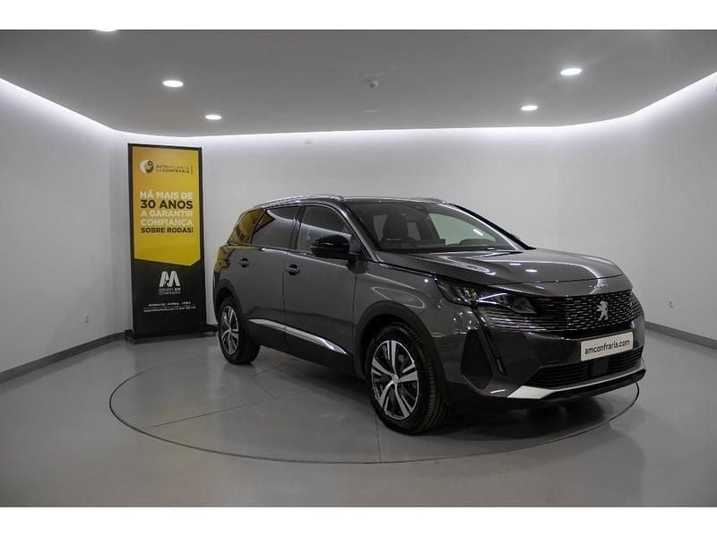 Usado Peugeot 5008 130 HP (95 kW) 2024 Cinzento Monovolume