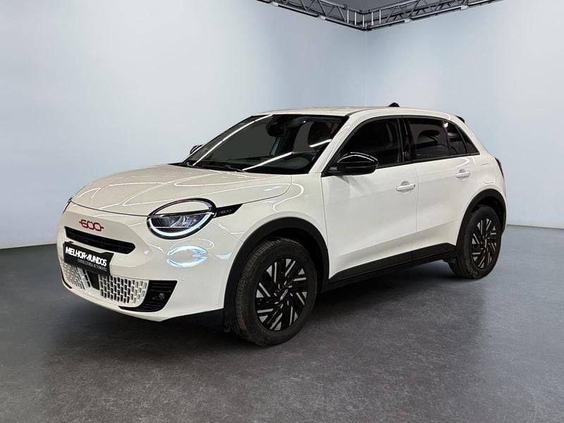 Usado Fiat 600 Red 114 kW (156 HP) 2024 Branco SUV