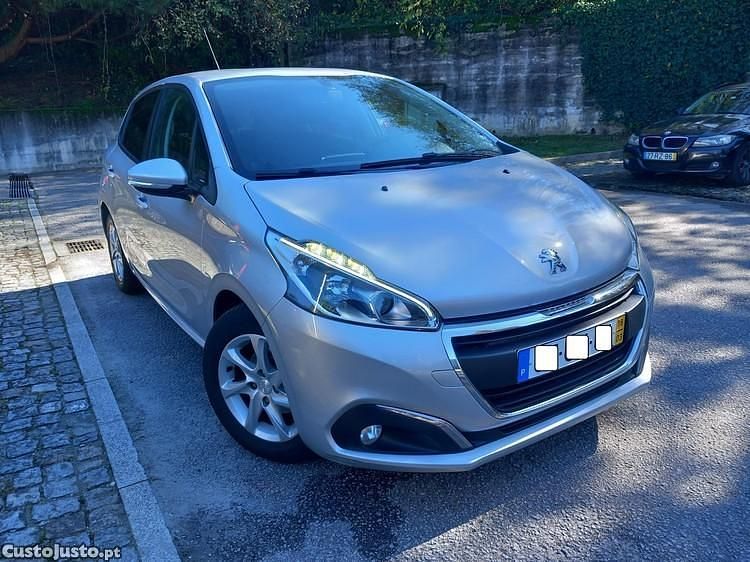 Cinza Usado 2018 Peugeot 208 Active Citadino | € 10.990 (Preço justo) - Imagem 1/1