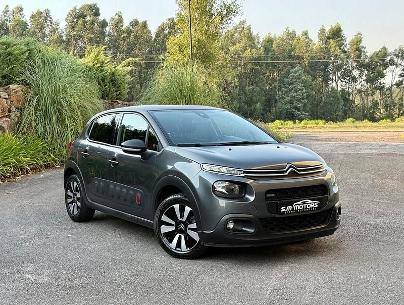 Antracite Usado 2017 Citroën C3 PureTech Citadino | € 10.450 (Preço justo) - Imagem 1/4