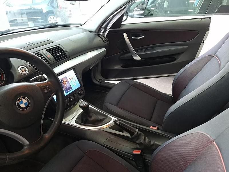 Usado BMW 118 Coupé 143 HP (105 kW) 2009 Cinza Coupé