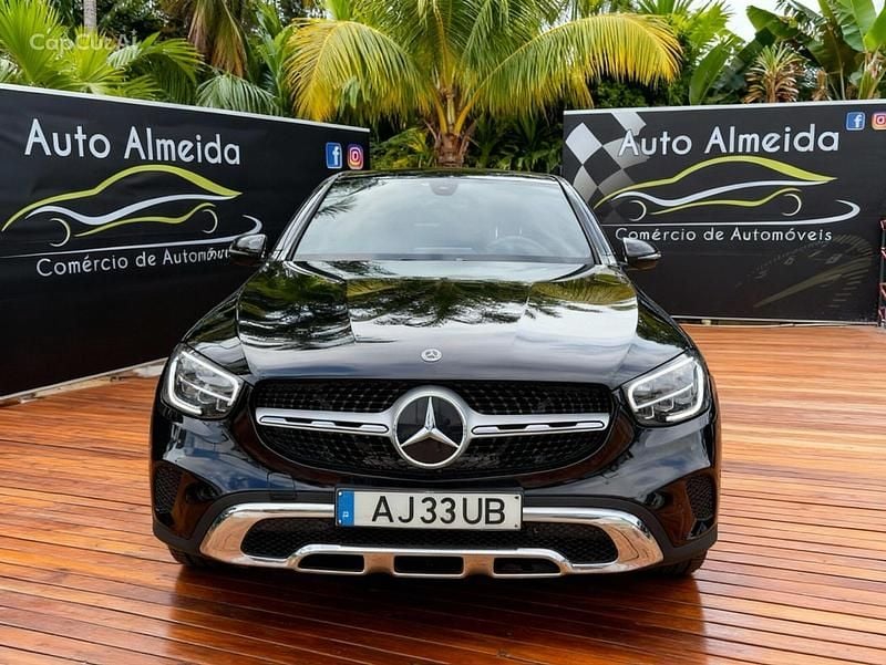Preto Usado 2021 Mercedes GLC200 SUV | € 45.950 - Imagem 1/4