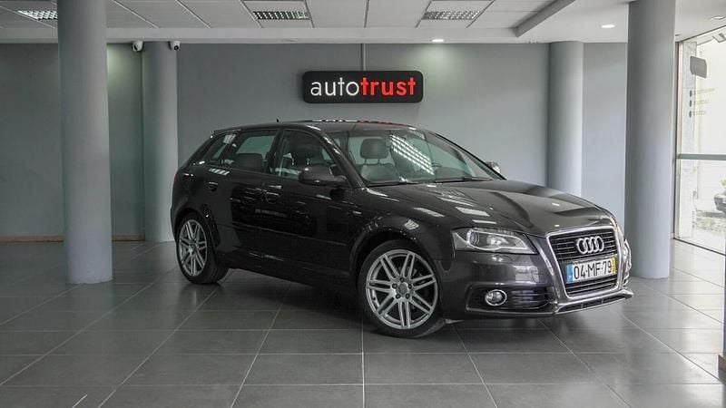 Cinzento Usado 2011 Audi A3 | € 12.900 (Caro) - Imagem 1/4