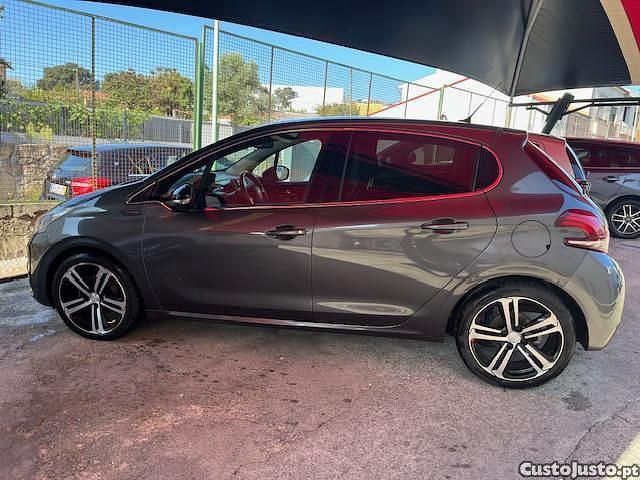 Cinza Usado 2018 Peugeot 208 GT-line Citadino | € 10.999 (Preço justo) - Imagem 1/1
