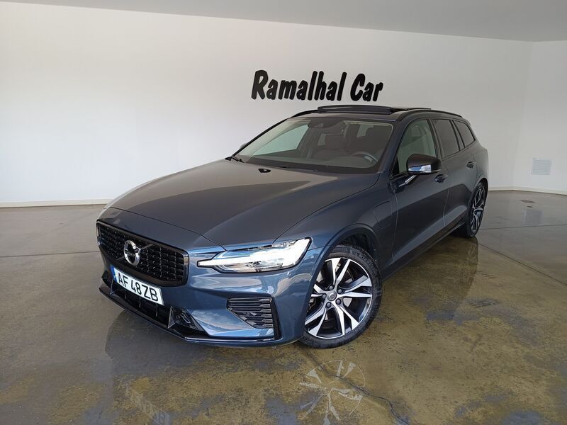 Azul Usado 2021 Volvo V60 R-Design Carrinha | € 33.900 (Preço justo) - Imagem 1/4