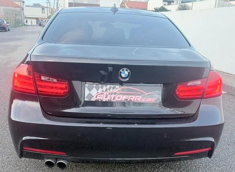 Usado BMW 318 150 HP (110 kW) 2015 Preto Sedan