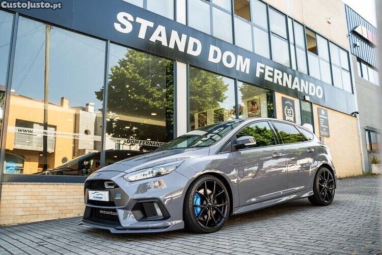 Cinza Usado 2017 Ford Focus Performance Edition Coupé | € 42.000 - Imagem 1/1