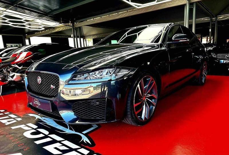 Antracite Usado 2018 Jaguar XF Sedan | € 38.750 - Imagem 1/4