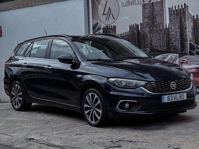 Azul Usado 2018 Fiat Tipo Wagon Carrinha | € 7.980 (Preço justo) - Imagem 1/4