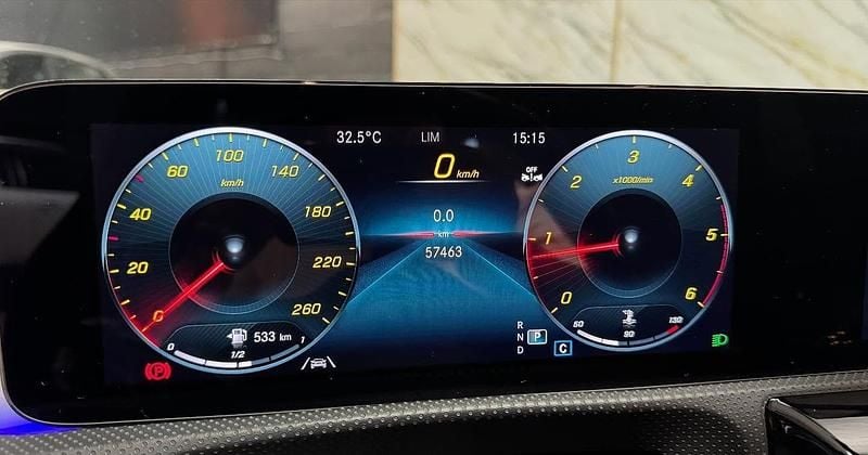 Usado Mercedes CLA220 AMG line 190 HP (139 kW) 2023 Preto Sedan