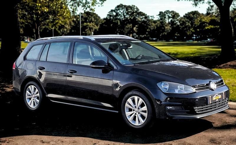 Usado VW Golf VII 105 HP (77 kW) 2015 Preto Carrinha
