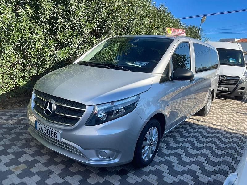 Cinza Usado 2017 Mercedes Vito Carrinha | € 29.900 - Imagem 1/4