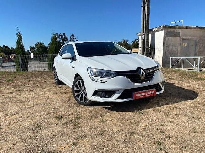 Branco Usado 2019 Renault Mégane IV Bose Edition | € 16.000 (Preço elevado) - Imagem 1/4