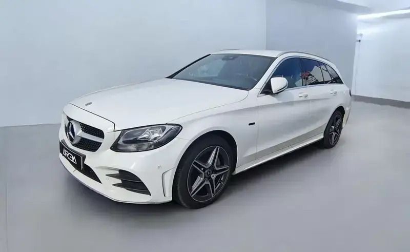 Branco glaciar Usado 2024 Mercedes C300e AMG Carrinha | € 31.000 - Imagem 1/4