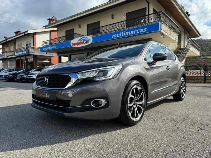 Cinza Usado 2016 DS Automobiles DS4 Sport Chic | € 13.990 - Imagem 1/4