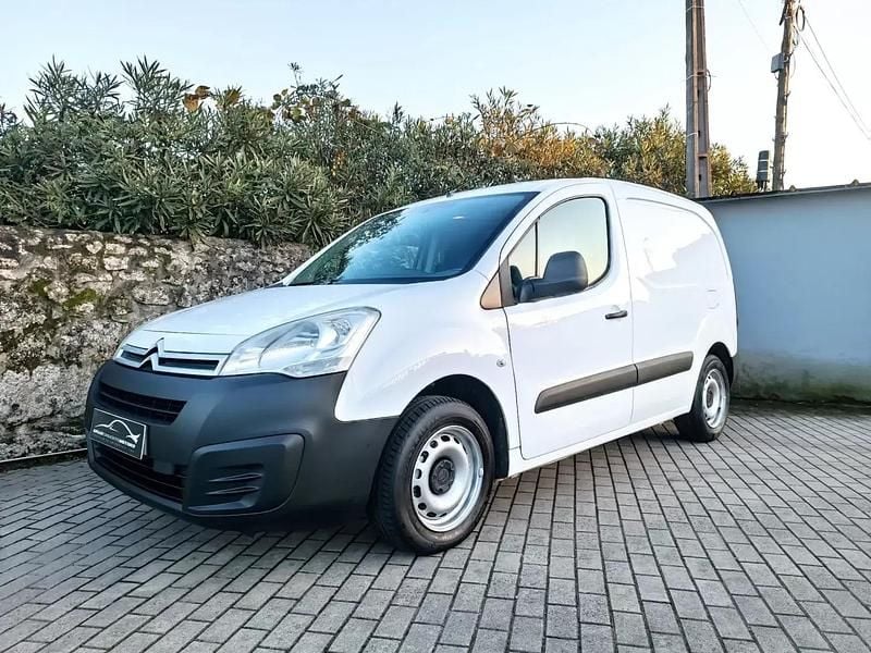 Branco Usado 2017 Citroën Berlingo Feel Monovolume | € 8.500 (Preço justo) - Imagem 1/4