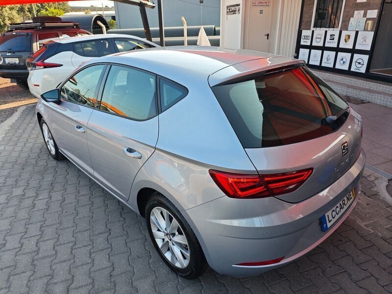Usado Seat Leon Reference 115 HP (84 kW) 2019 Cinza Citadino