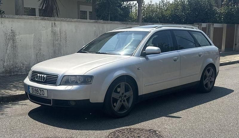 Usado 2001 Audi A4 S-Line Sedan | € 4.750 (Preço justo) - Imagem 1/4