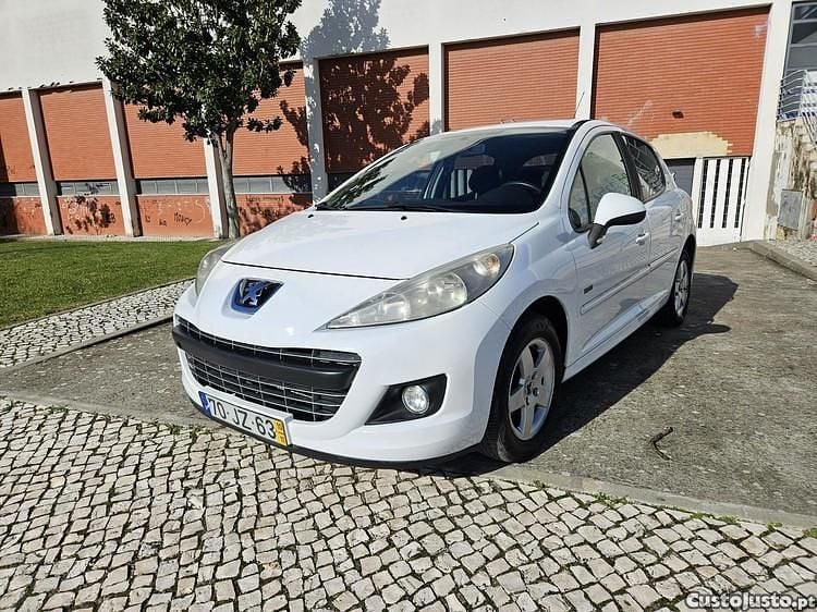 Branco Usado 2010 Peugeot 207 Sport | € 3.990 (Bom preço) - Imagem 1/1