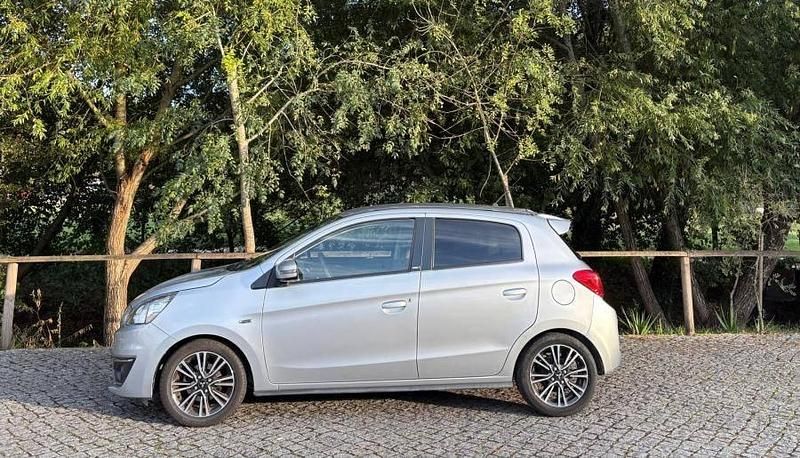 Usado Mitsubishi Space Star 80 HP (58 kW) 2017 Cinzento Citadino