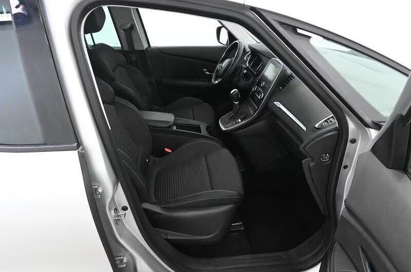 Usado Renault Trafic 120 HP (88 kW) 2021 Cinza Monovolume