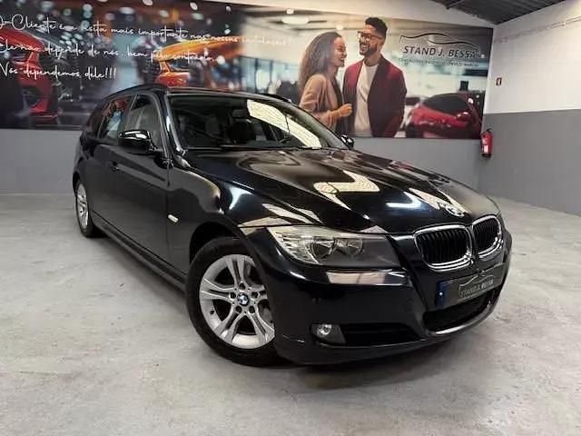 Usado BMW 318 Exclusive 143 HP (105 kW) 2011 Preto Carrinha