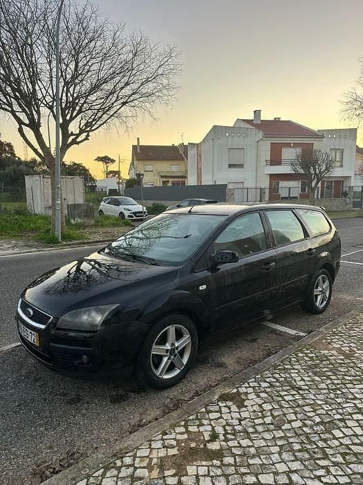 Usado 2007 Ford Focus Sedan | € 2.300 (Preço justo) - Imagem 1/4