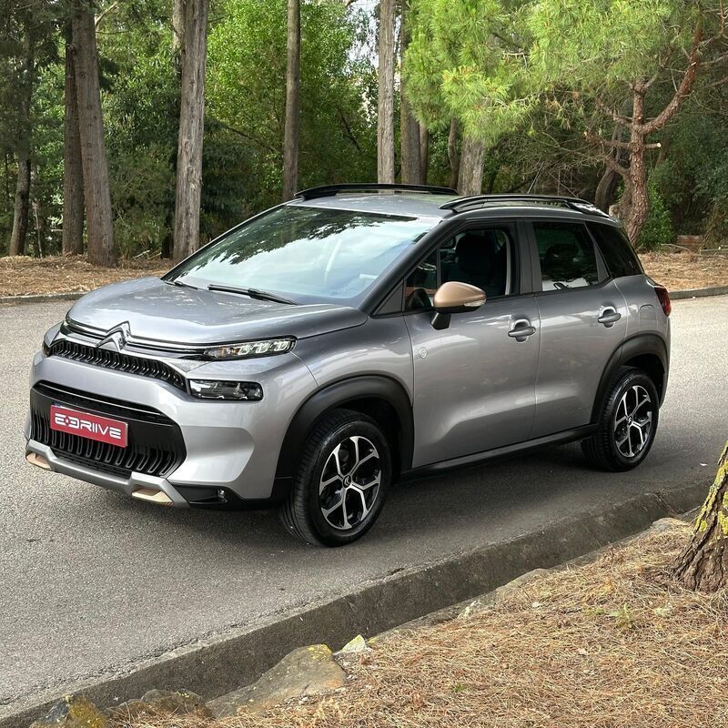 Cinza Usado 2023 Citroën C3 PureTech Citadino | € 16.980 (Preço justo) - Imagem 1/4