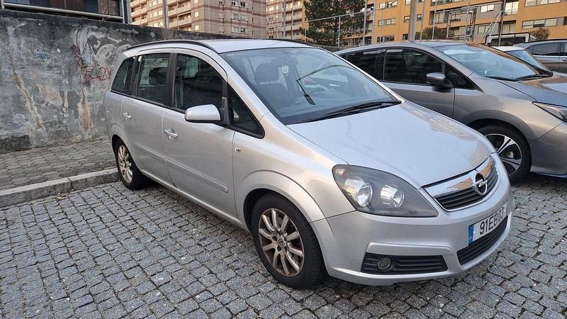 Usado 2007 Opel Zafira Monovolume | € 4.500 - Imagem 1/4