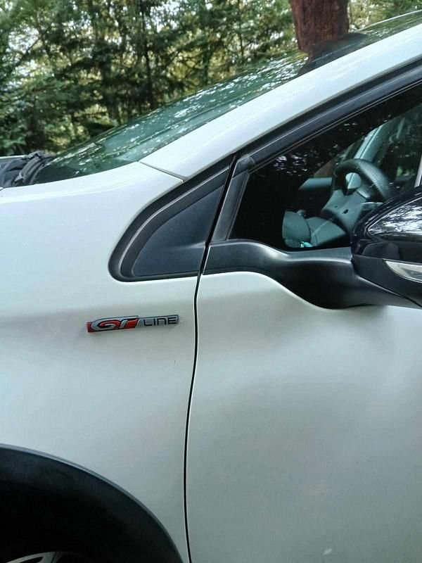 Usado Peugeot 2008 110 HP (80 kW) 2016 Branco SUV