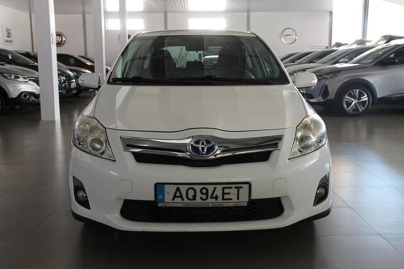 Usado Toyota Auris Hybrid 136 HP (100 kW) 2011 Branco