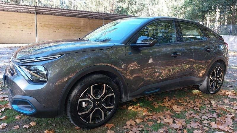 Cinzento Usado 2023 Citroën e-C4 | € 19.450 (Bom preço) - Imagem 1/4