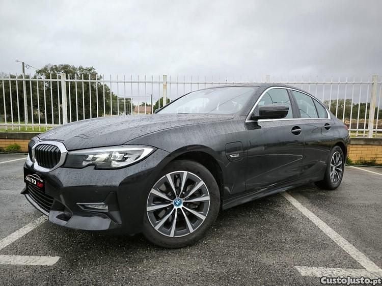 Preto Usado 2022 BMW 320e Sport Line Sedan | € 23.490 (Bom preço) - Imagem 1/1