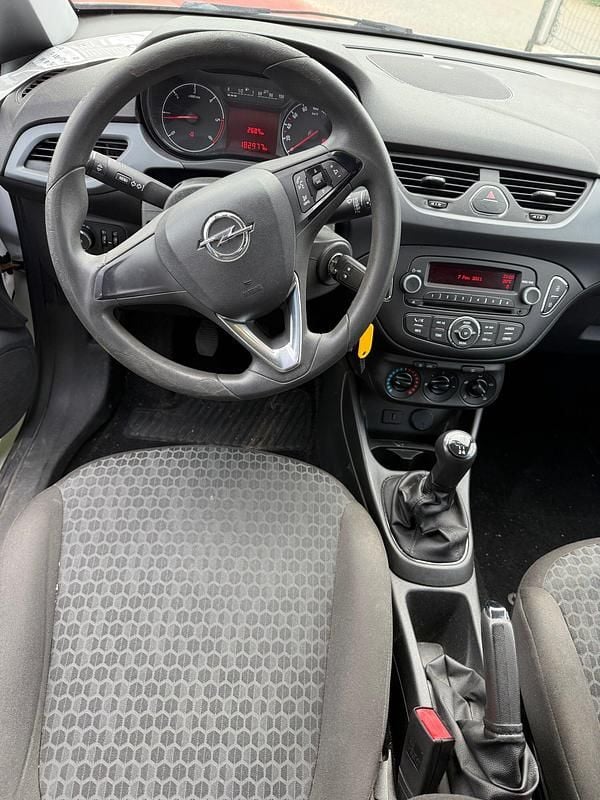 Usado Opel Corsa Dynamic 95 HP (69 kW) 2018 Branco Citadino