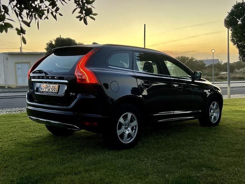 Usado Volvo XC60 181 HP (133 kW) 2015 SUV
