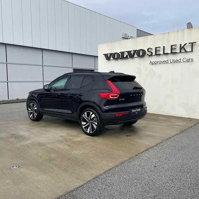 Usado Volvo XC40 163 HP (119 kW) 2025 Preto SUV